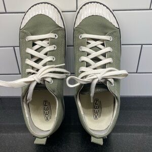 Keen olive green tennis shoe size 9